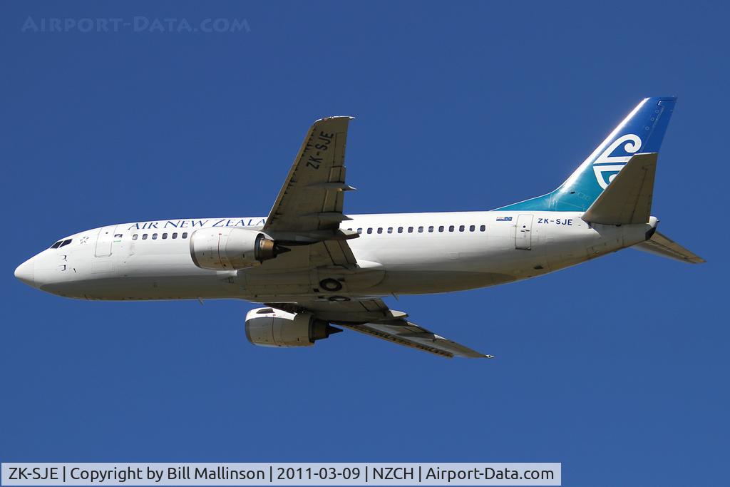 ZK-SJE, 1995 Boeing 737-3K2 C/N 27635, off from 02