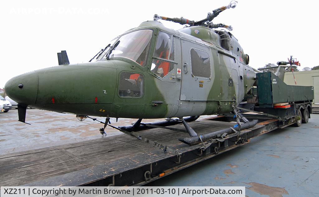 XZ211, 1979 Westland Lynx AH.7 C/N 127, SHOT OF AIRPORT AT ASHFORD