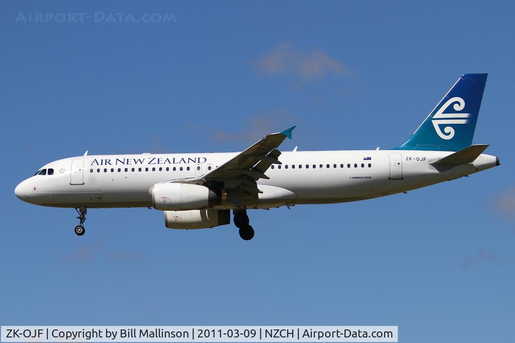 ZK-OJF, 2003 Airbus A320-232 C/N 2153, finals to 02