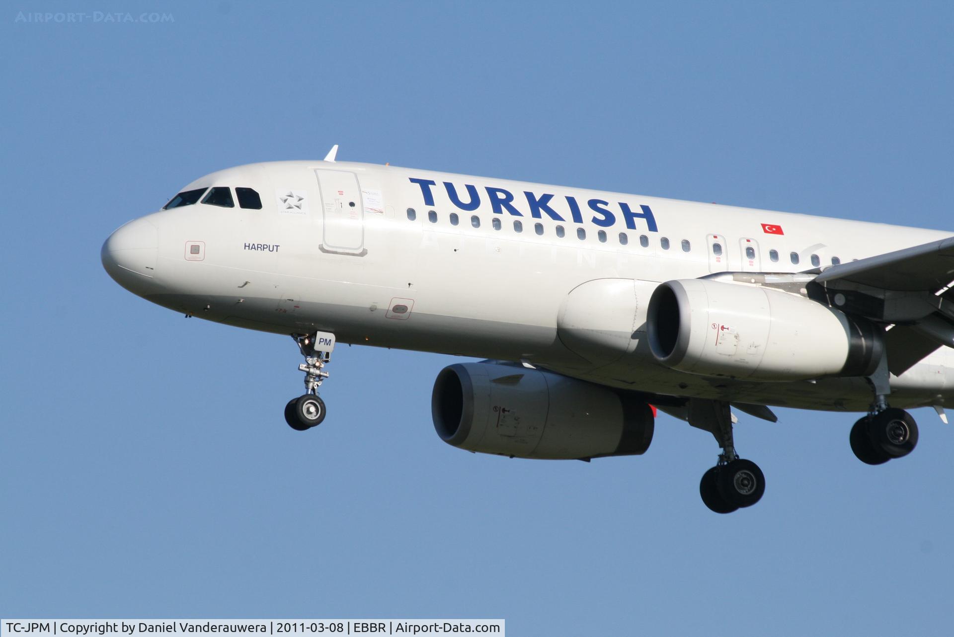 TC-JPM, 2007 Airbus A320-232 C/N 3341, Arrival of flight TK1937 to RWY 25L