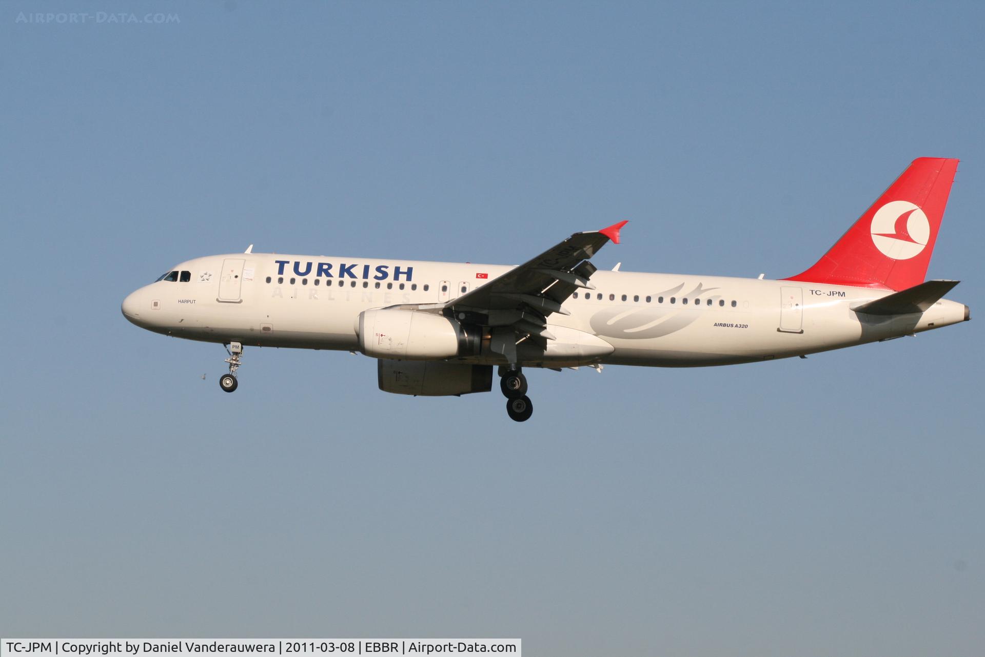 TC-JPM, 2007 Airbus A320-232 C/N 3341, Flight TK1937 is descending to RWY 25L