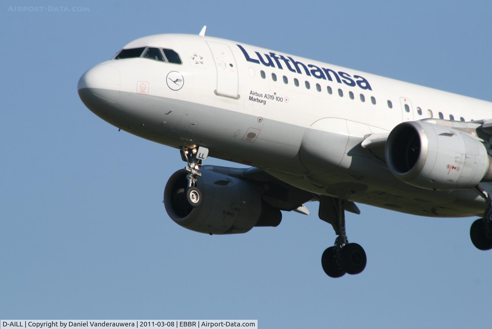 D-AILL, 1997 Airbus A319-114 C/N 689, Arrival of flight LH2284 to RWY 25L