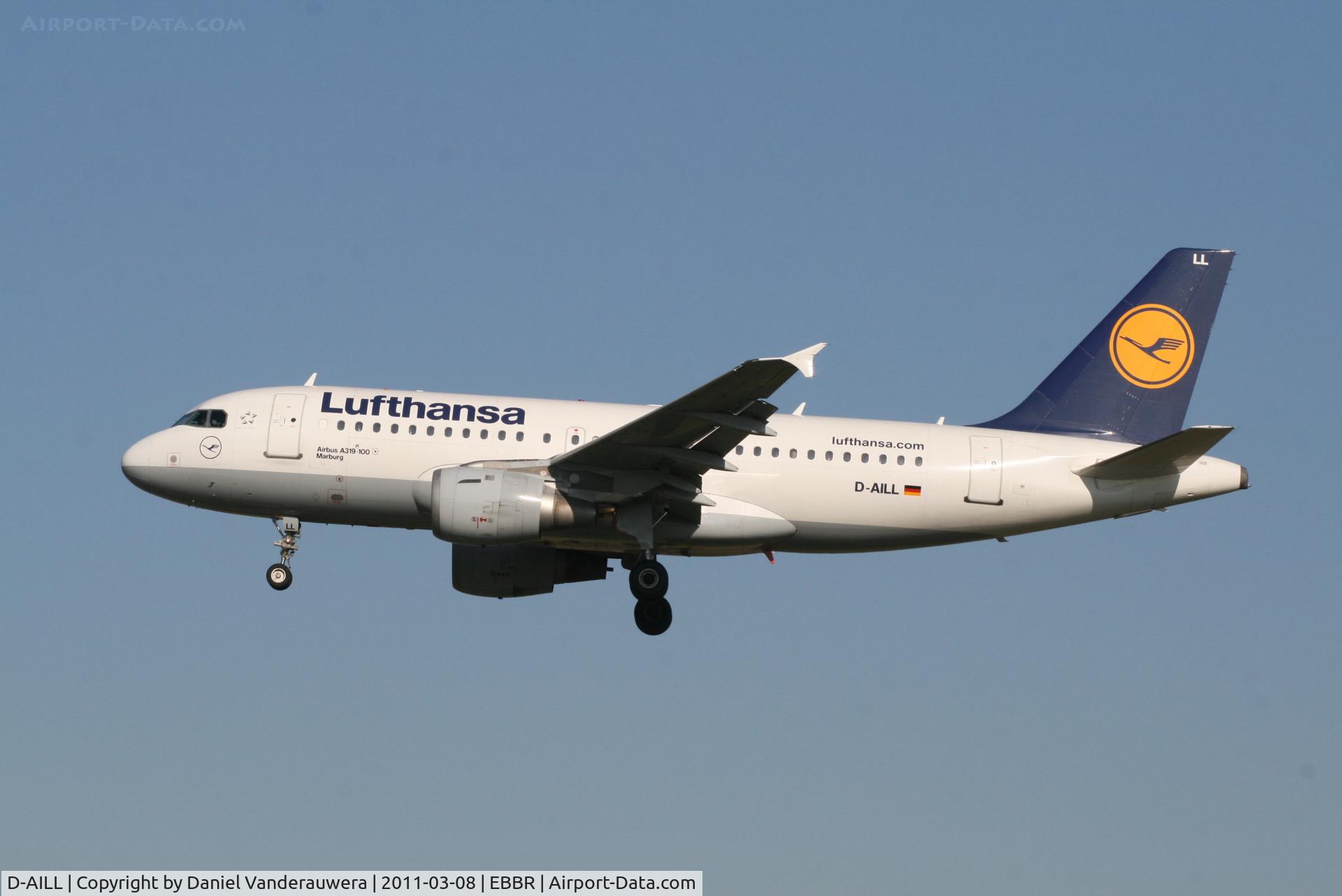 D-AILL, 1997 Airbus A319-114 C/N 689, Flight LH2284 is descending to RWY 25L