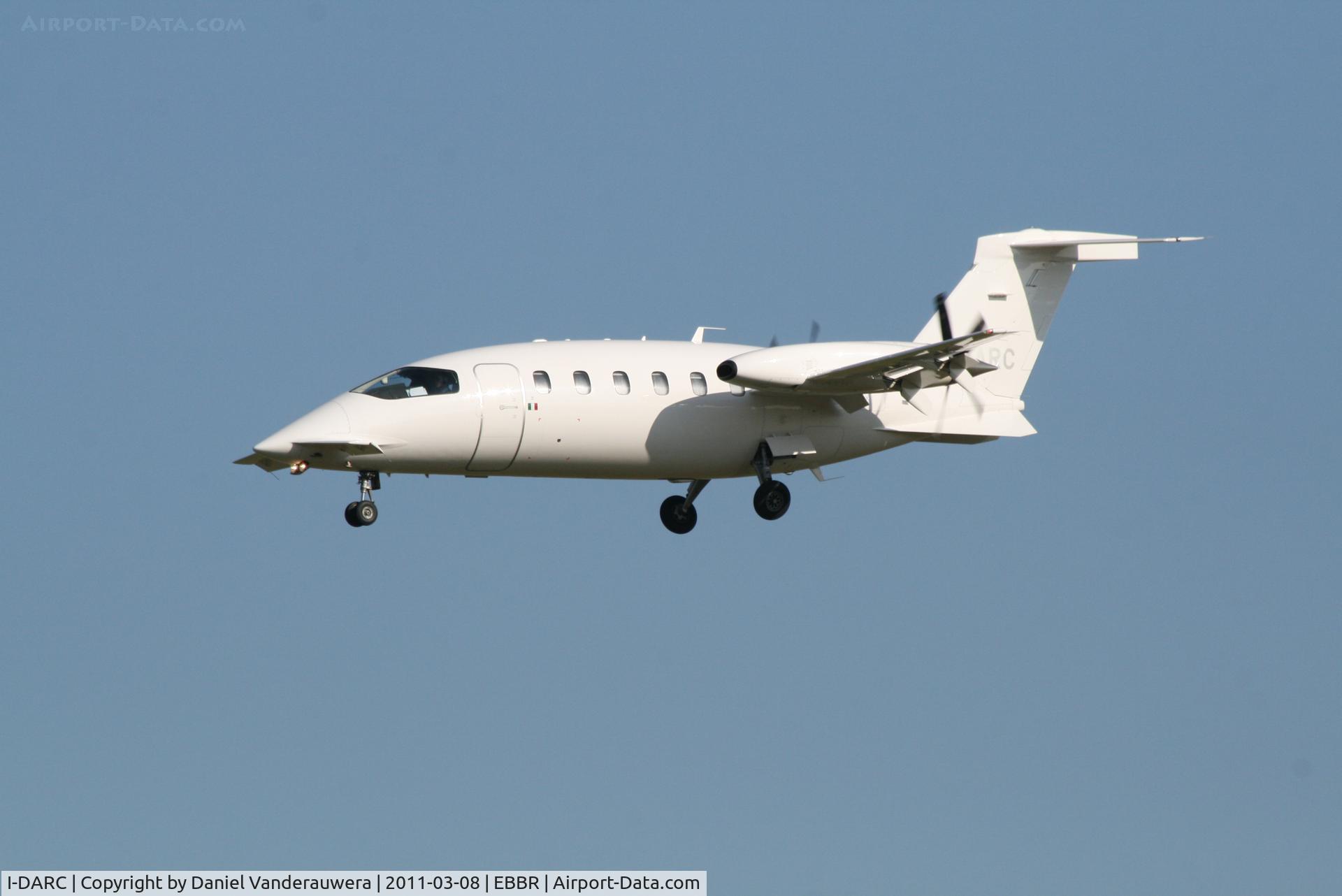 I-DARC, 2009 Piaggio P-180 Avanti II C/N 1184, Arrival to RWY 25L