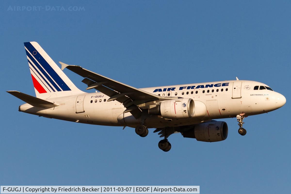 F-GUGJ, 2005 Airbus A318-111 C/N 2582, on final