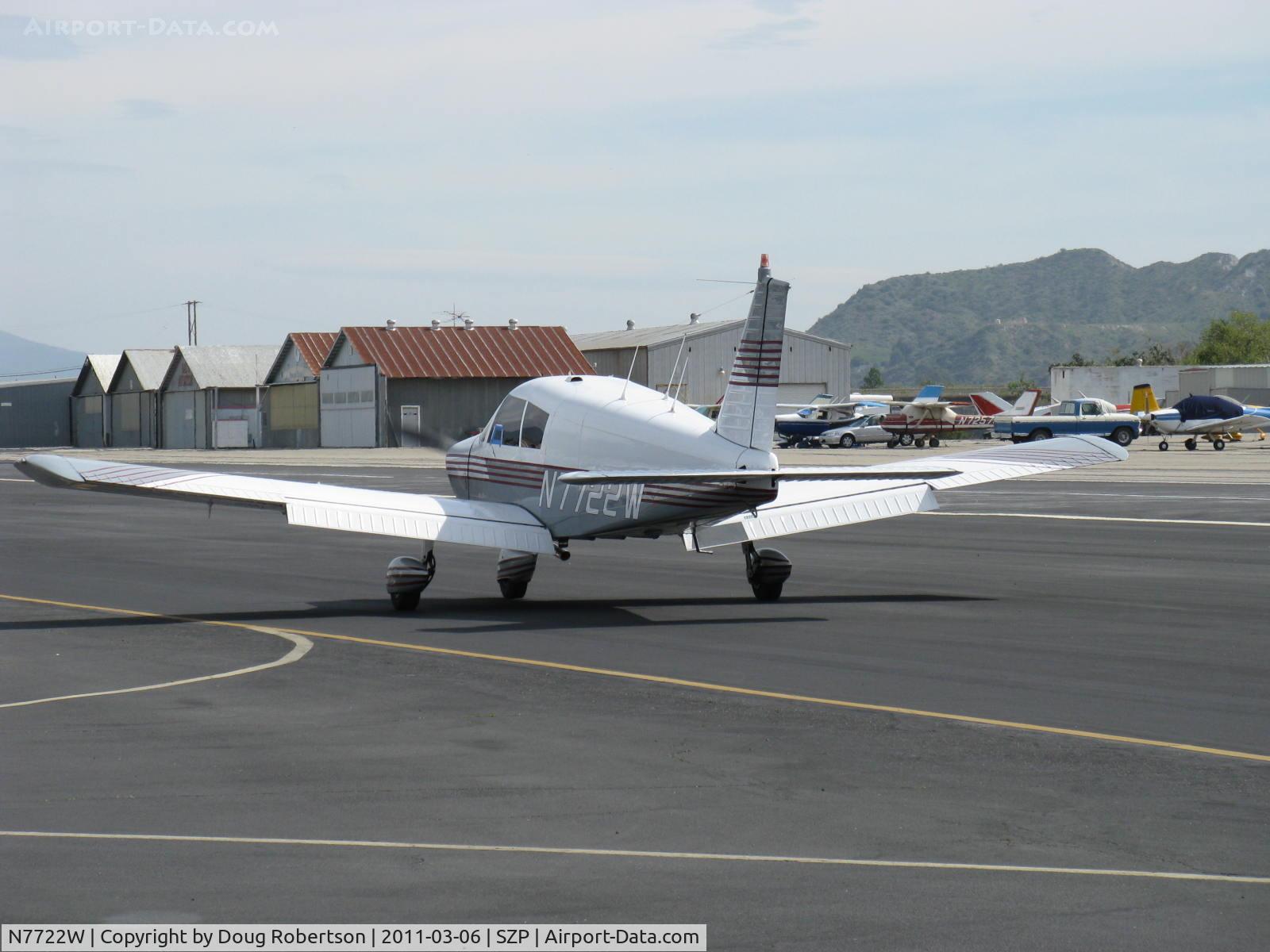 N7722W, 1964 Piper PA-28-180 Cherokee C/N 28-1729, 1964 Piper PA-28-180 CHEROKEE, taxi
