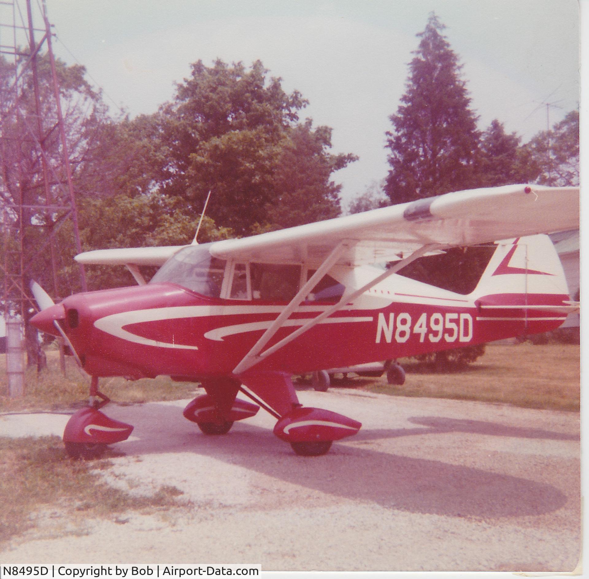 N8495D, 1957 Piper PA-22-160 Tri Pacer C/N 22-5722, Down on the farm.