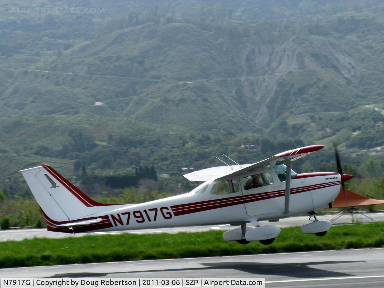 N7917G, 1970 Cessna 172L C/N 17259617, 1970 Cessna 172L SKYHAWK II, Lycoming O-320-E2D 150 Hp, takeoff climb Rwy 22