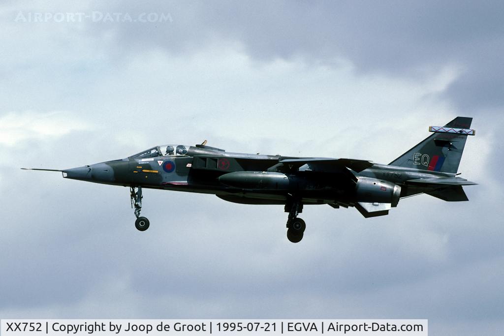 XX752, 1975 Sepecat Jaguar GR.1A C/N S.49, arrival for the 1995 RIAT
