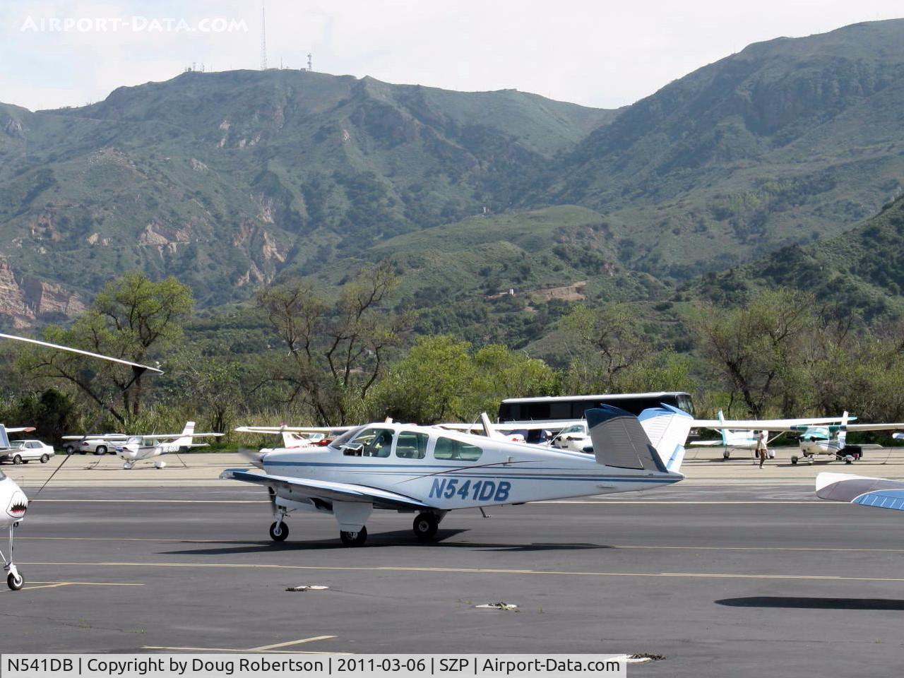 N541DB, 1964 Beech S35 Bonanza C/N D-7333, 1964 Beech S35 BONANZA, Continental IO-520-B 285 Hp, taxi