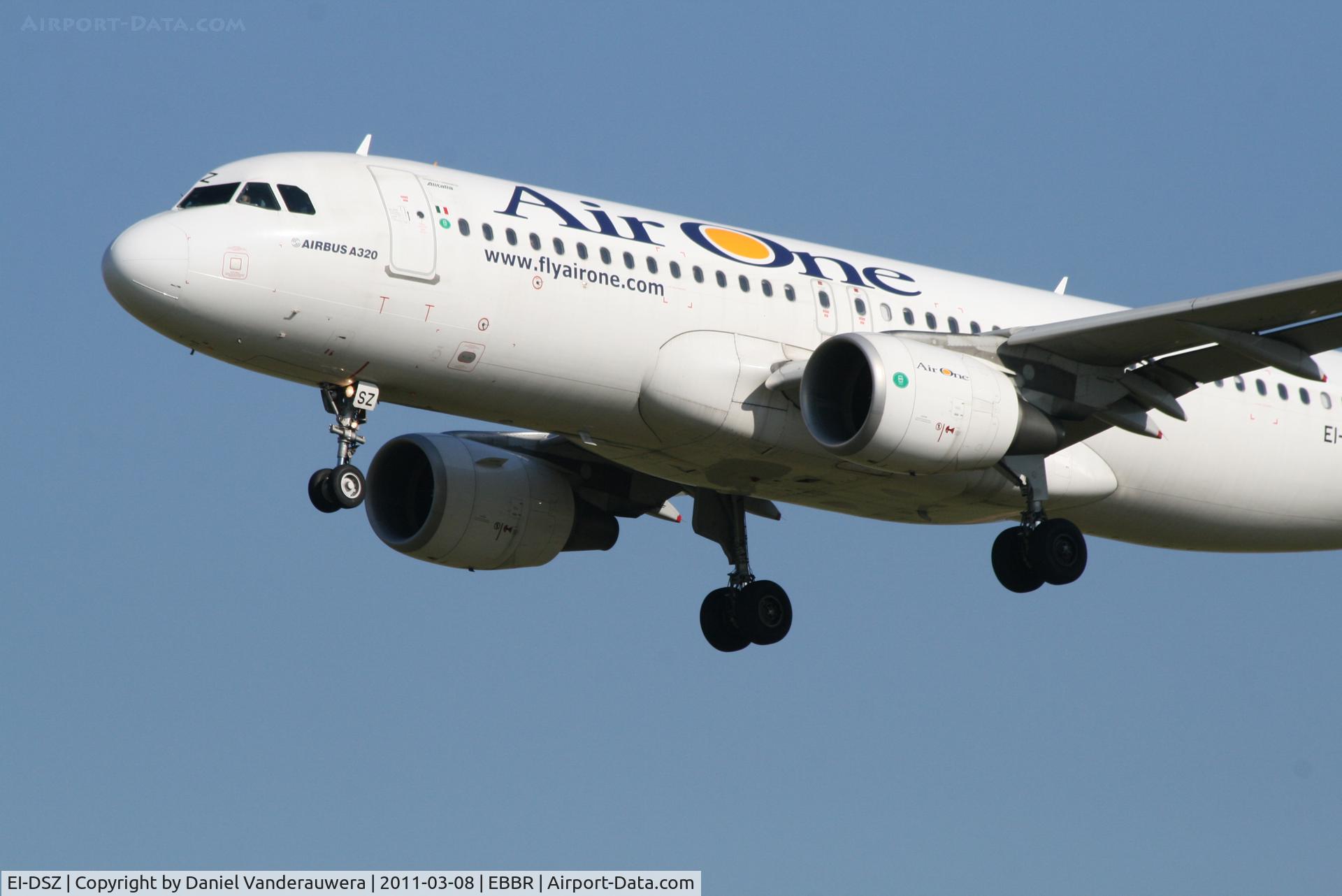 EI-DSZ, 2008 Airbus A320-216 C/N 3695, Arrival of flight AZ156 to RWY 25L