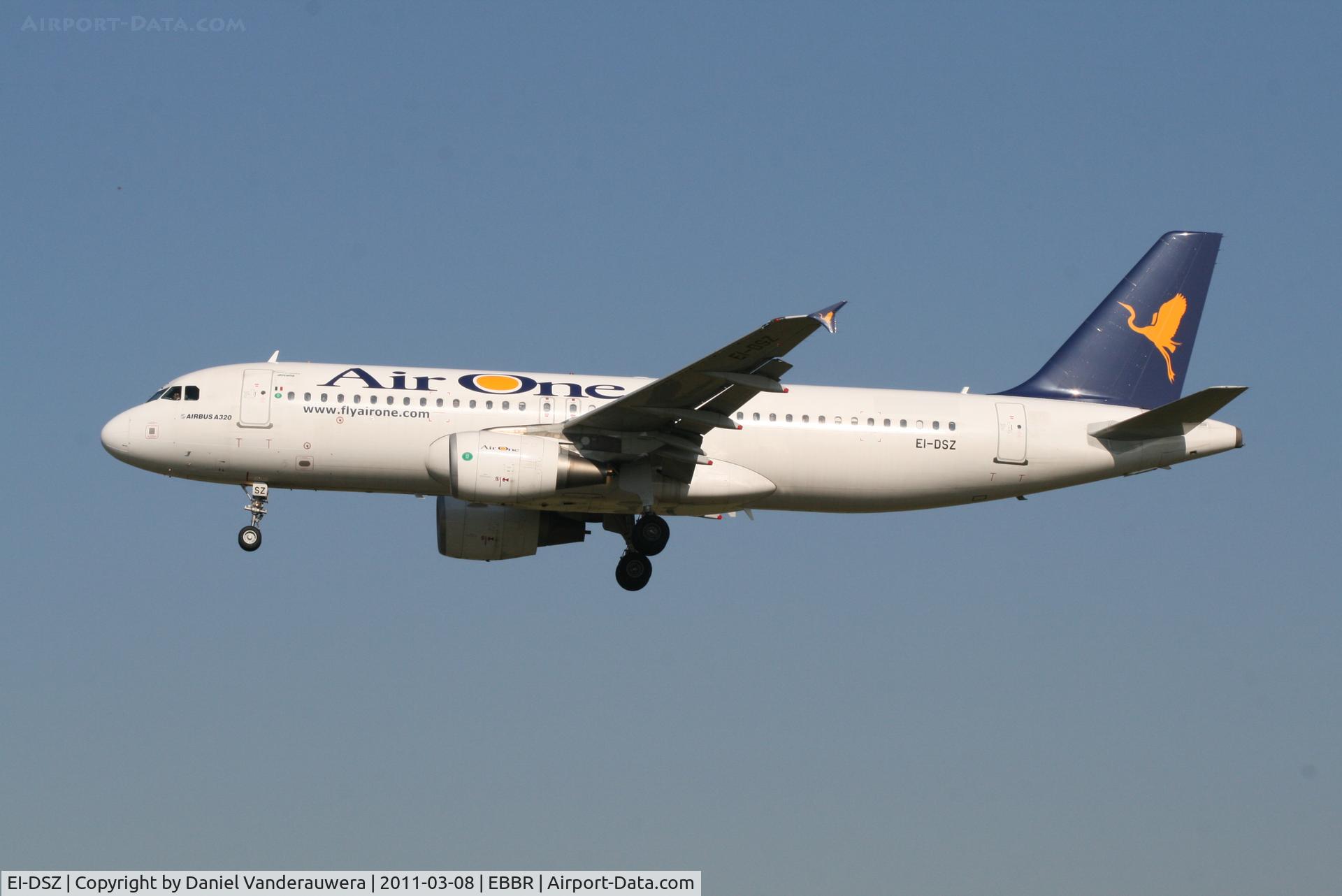 EI-DSZ, 2008 Airbus A320-216 C/N 3695, Flight AZ156 is descending to RWY 25L