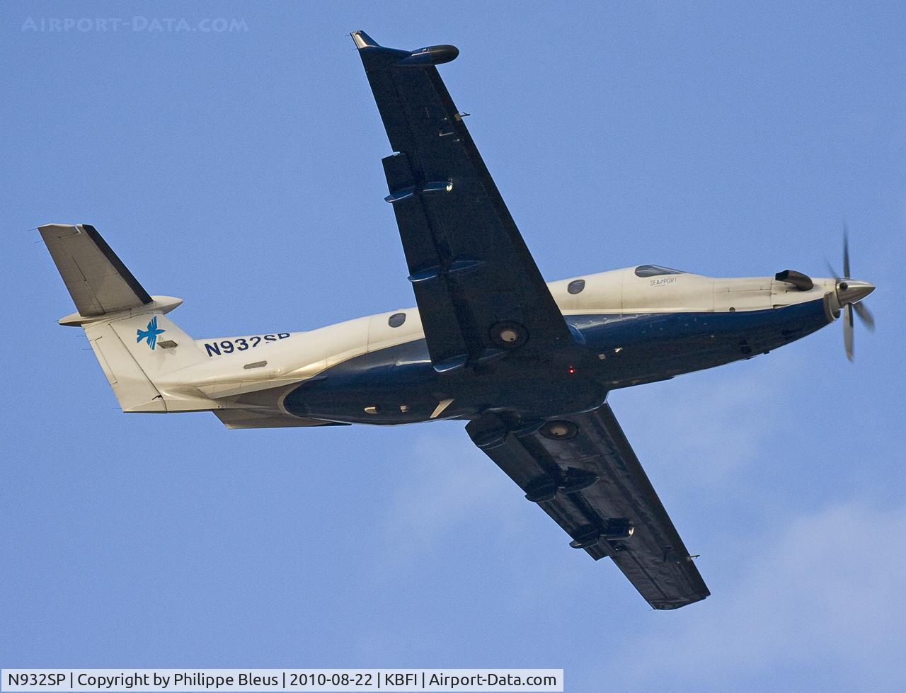 N932SP, 1998 Pilatus PC-12/45 C/N 222, Already high above rwy 13R.
