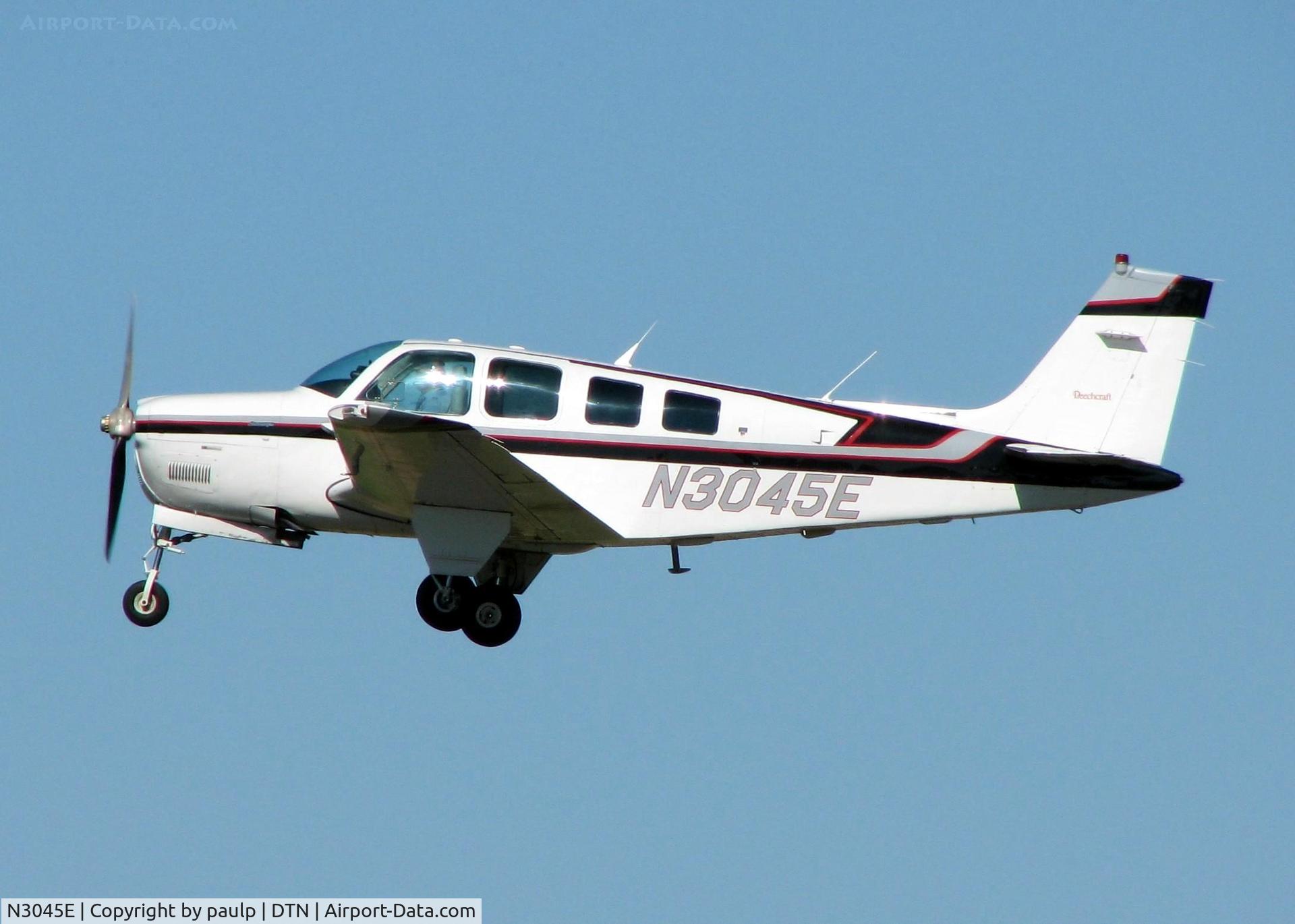 N3045E, Beech A36 Bonanza 36 C/N E-2865, Off of Rwy 32 at Downtown Shreveport.
