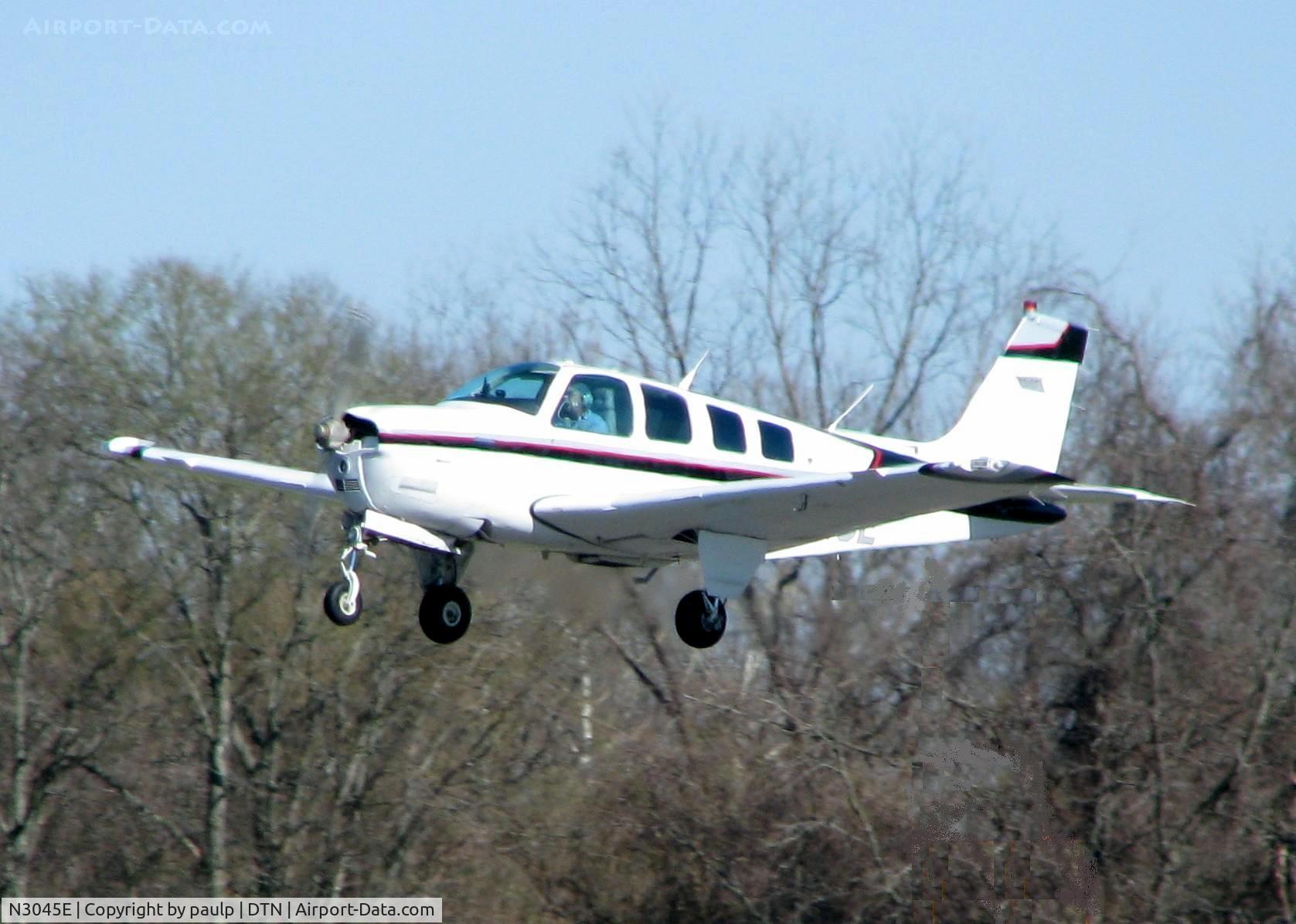 N3045E, Beech A36 Bonanza 36 C/N E-2865, Off of Rwy 32 at Downtown Shreveport.