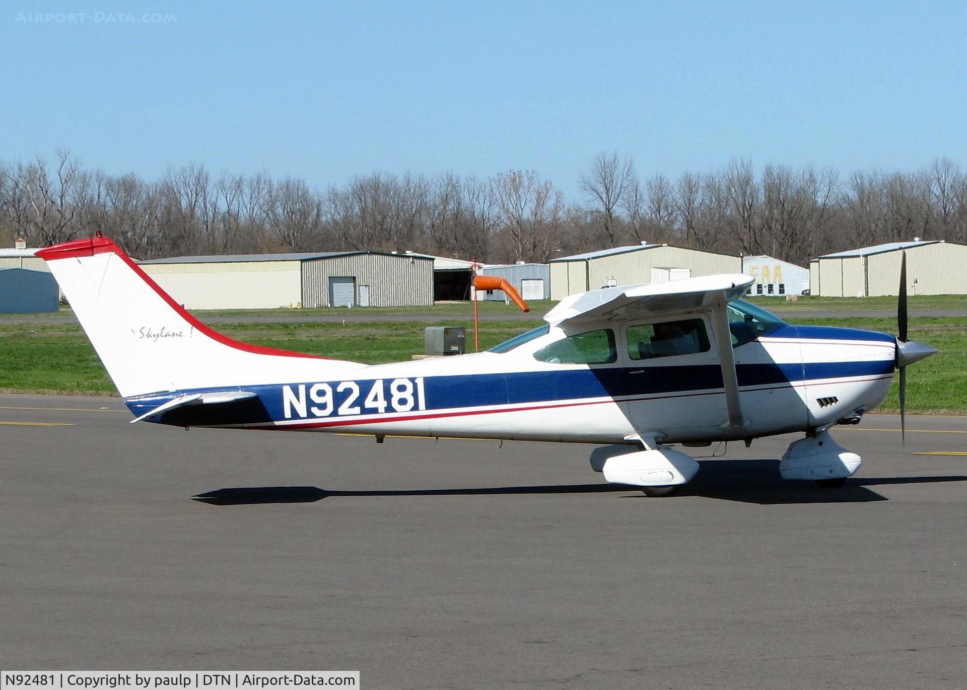 N92481, 1970 Cessna 182N Skylane C/N 18260225, At Downtown Shreveport.