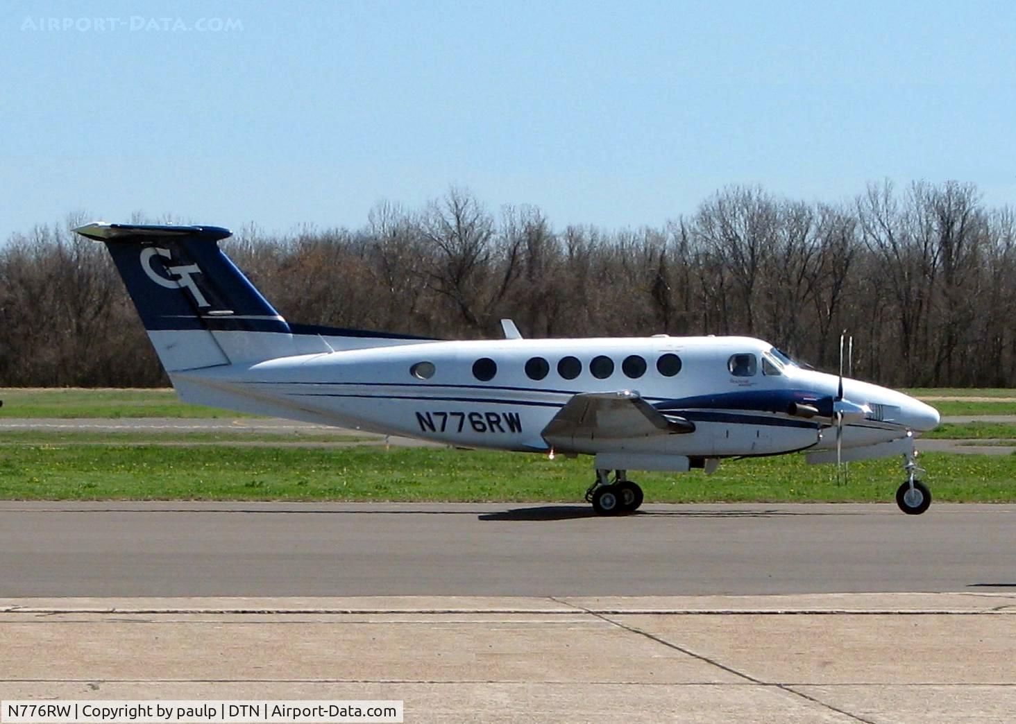 N776RW, 2006 Raytheon B200 King Air C/N BB-1926, At Downtown Shreveport.