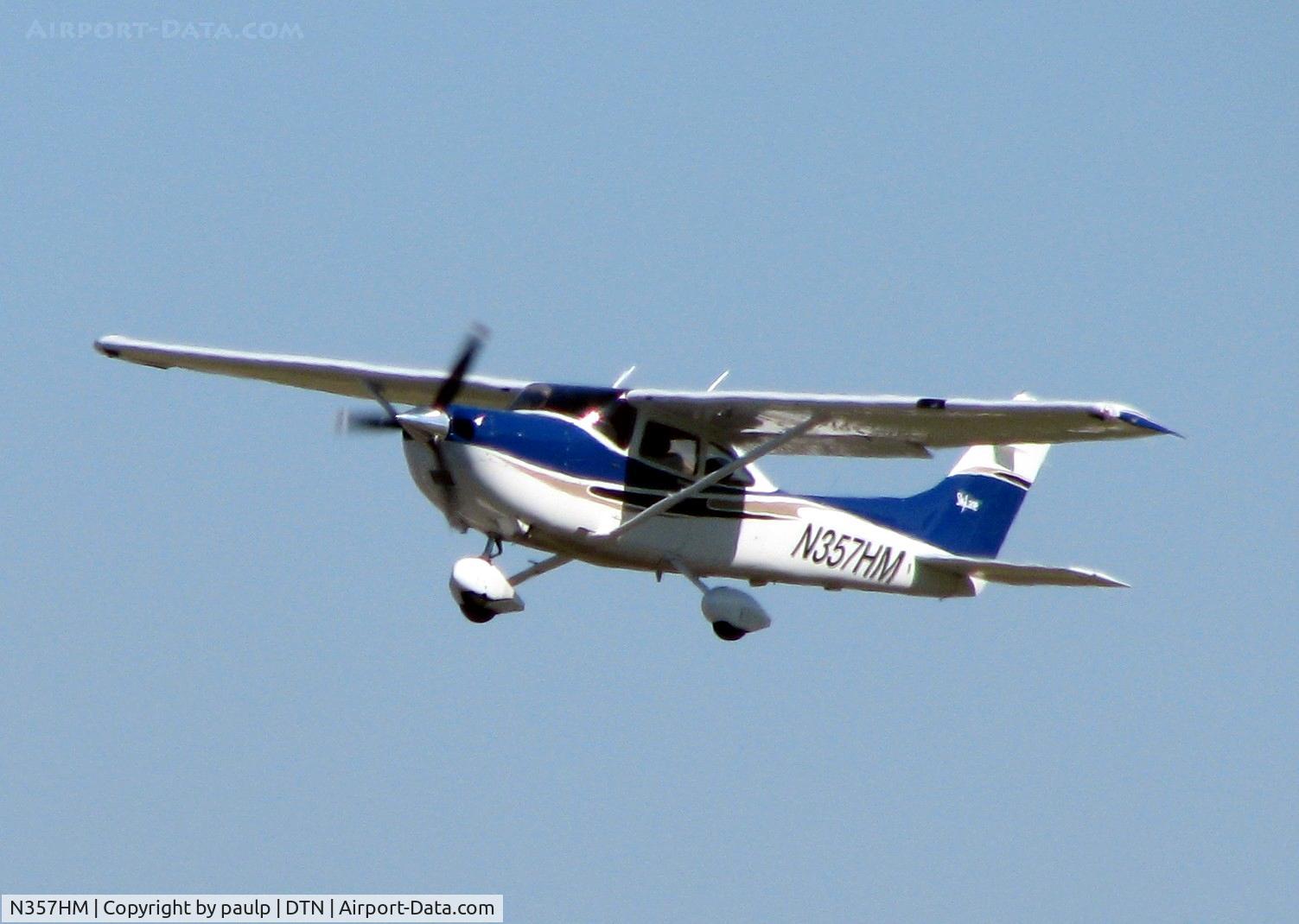 N357HM, 2004 Cessna 182T Skylane C/N 18281338, At Downtown Shreveport.