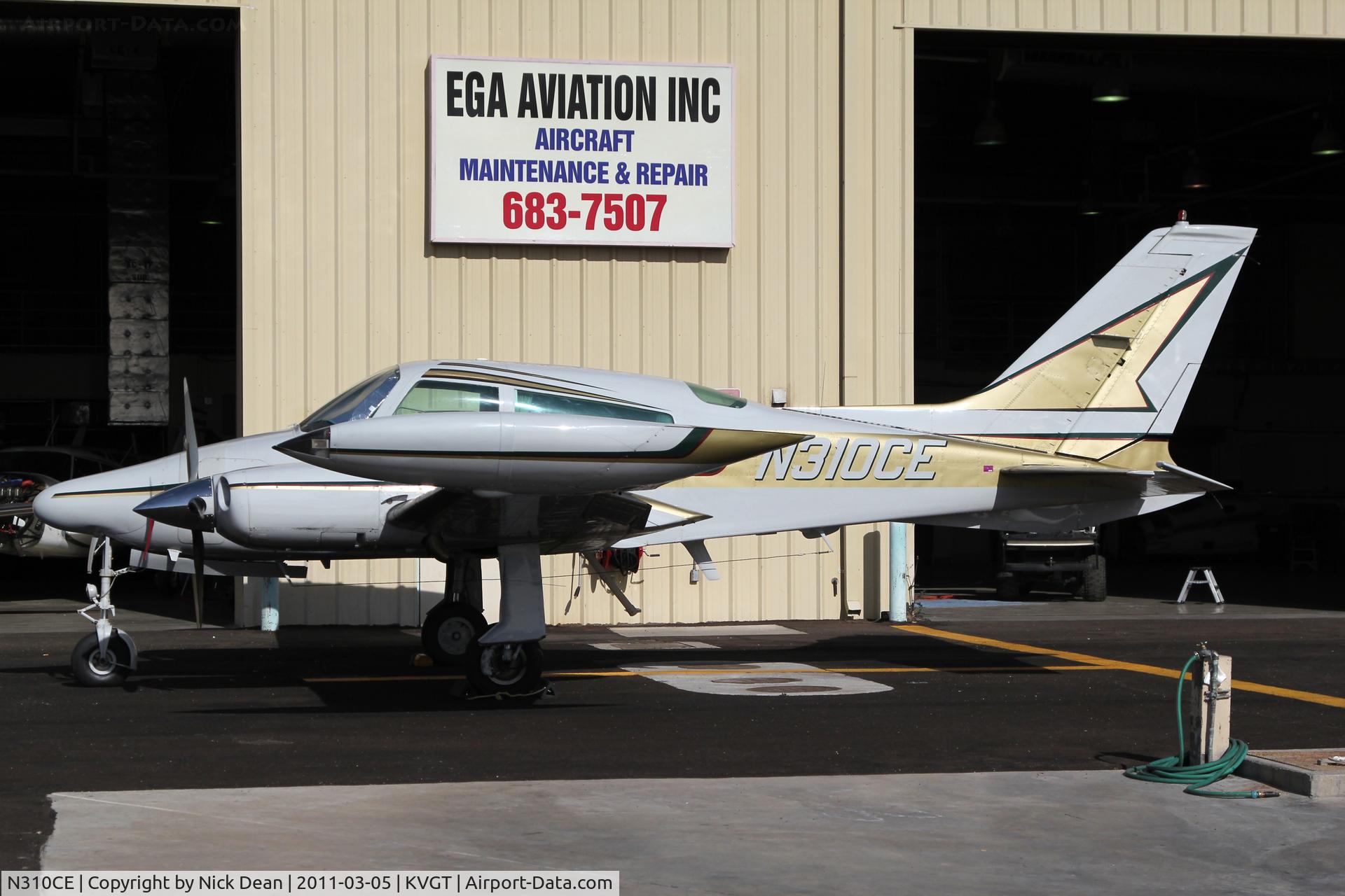 N310CE, 1974 Cessna T310Q C/N 310Q-1063, KVGT