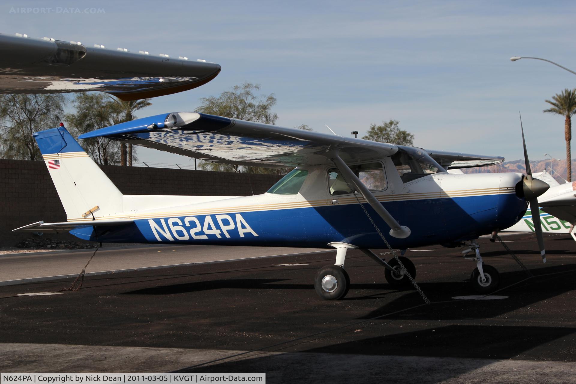 N624PA, 1977 Cessna 152 C/N 15281211, KVGT