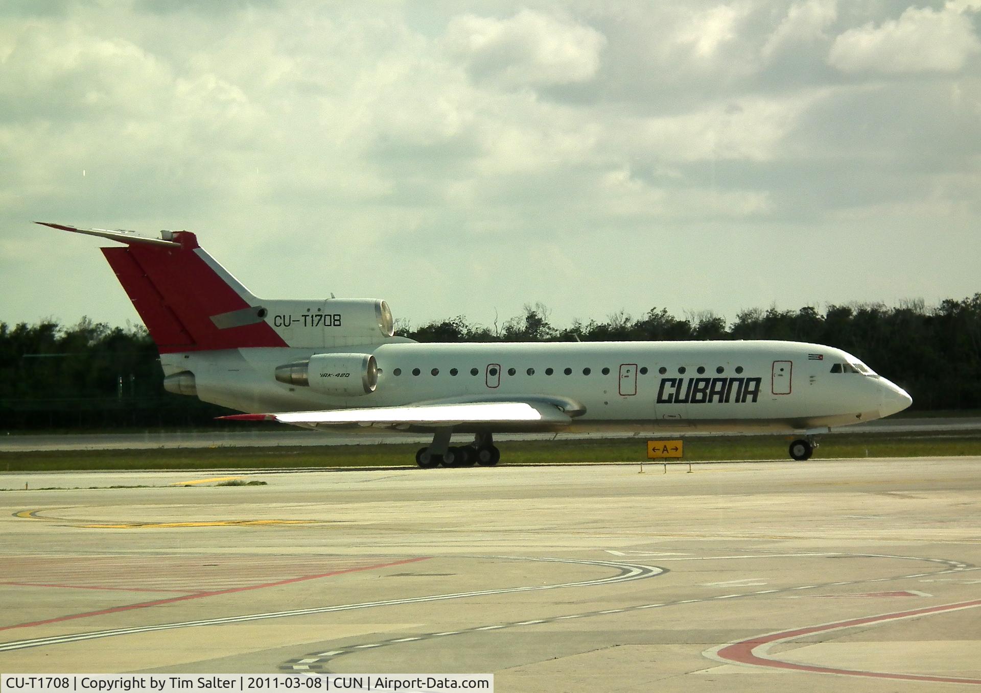 CU-T1708, 1986 Yakovlev Yak-42 C/N 4520423606235, Cubana Yak-42 taxis for take-off at Cancun Mexico on 8th March 2011
