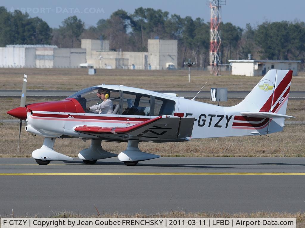 F-GTZY, Robin DR-400-160 Chevalier C/N 2445, CAPAM au roulage pour la 05