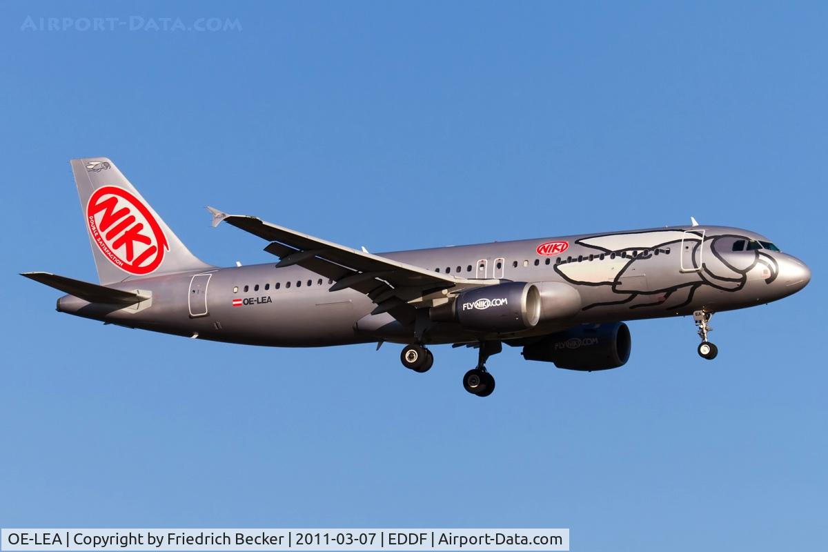 OE-LEA, 2005 Airbus A320-214 C/N 2529, on final