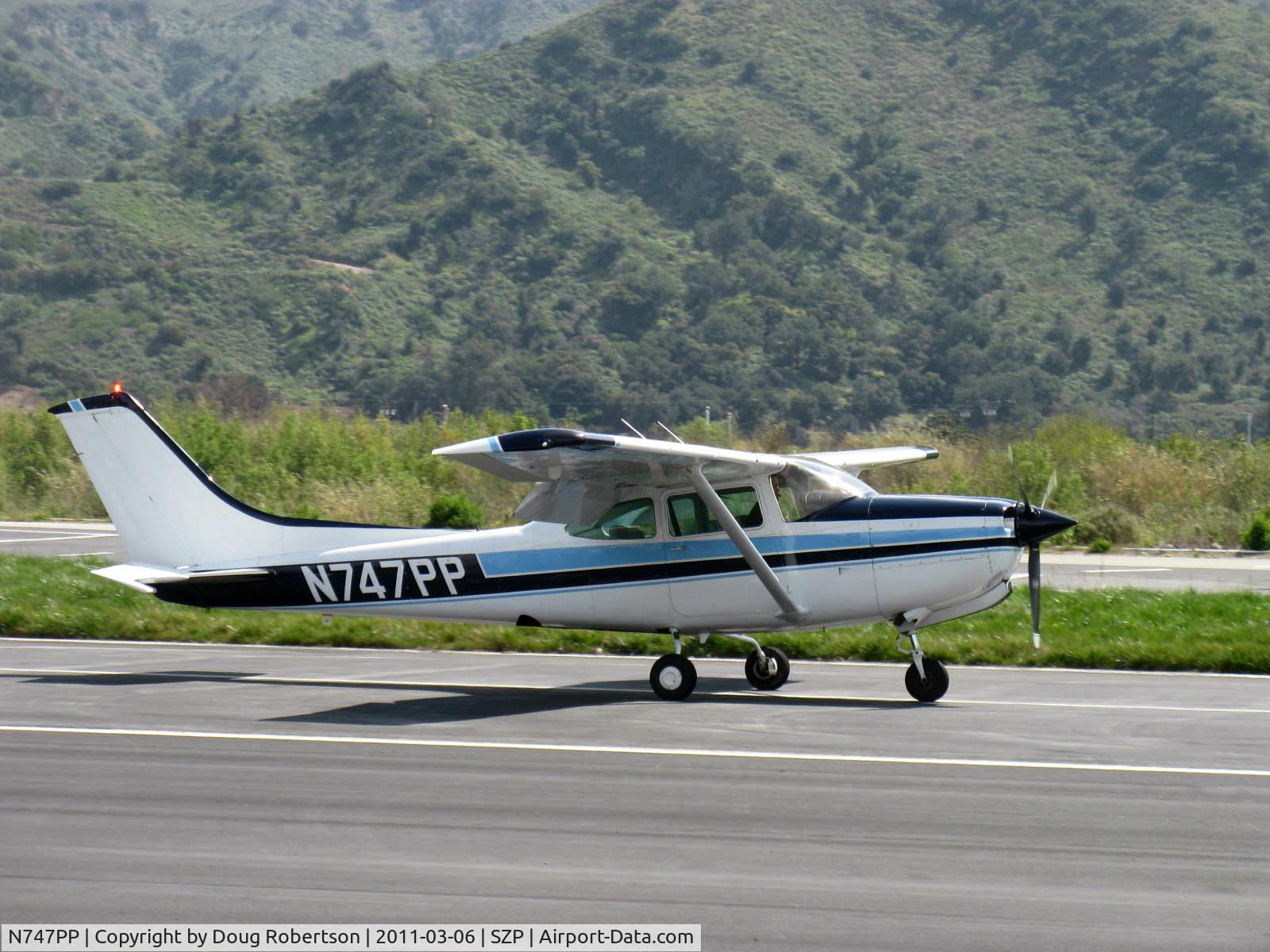 N747PP, 1980 Cessna 182R Skylane C/N R18201587, 1980 Cessna R182 SKYLANE RG, Lycoming O-540-J3C5D 235 Hp, landing roll Rwy 22