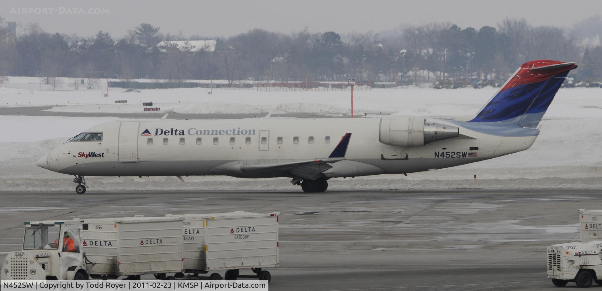 N452SW, 2002 Bombardier CRJ-200ER (CL-600-2B19) C/N 7716, Delta