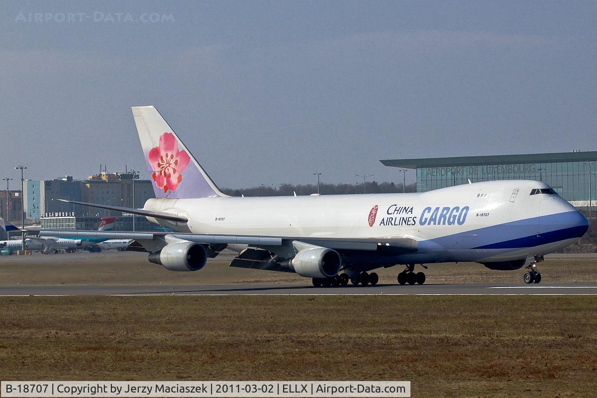 B-18707, 2001 Boeing 747-409F/SCD C/N 30764, B-18707_
Boeing 747-409F