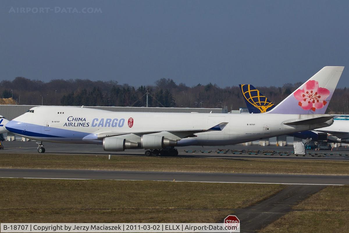 B-18707, 2001 Boeing 747-409F/SCD C/N 30764, B-18707_
Boeing 747-409F