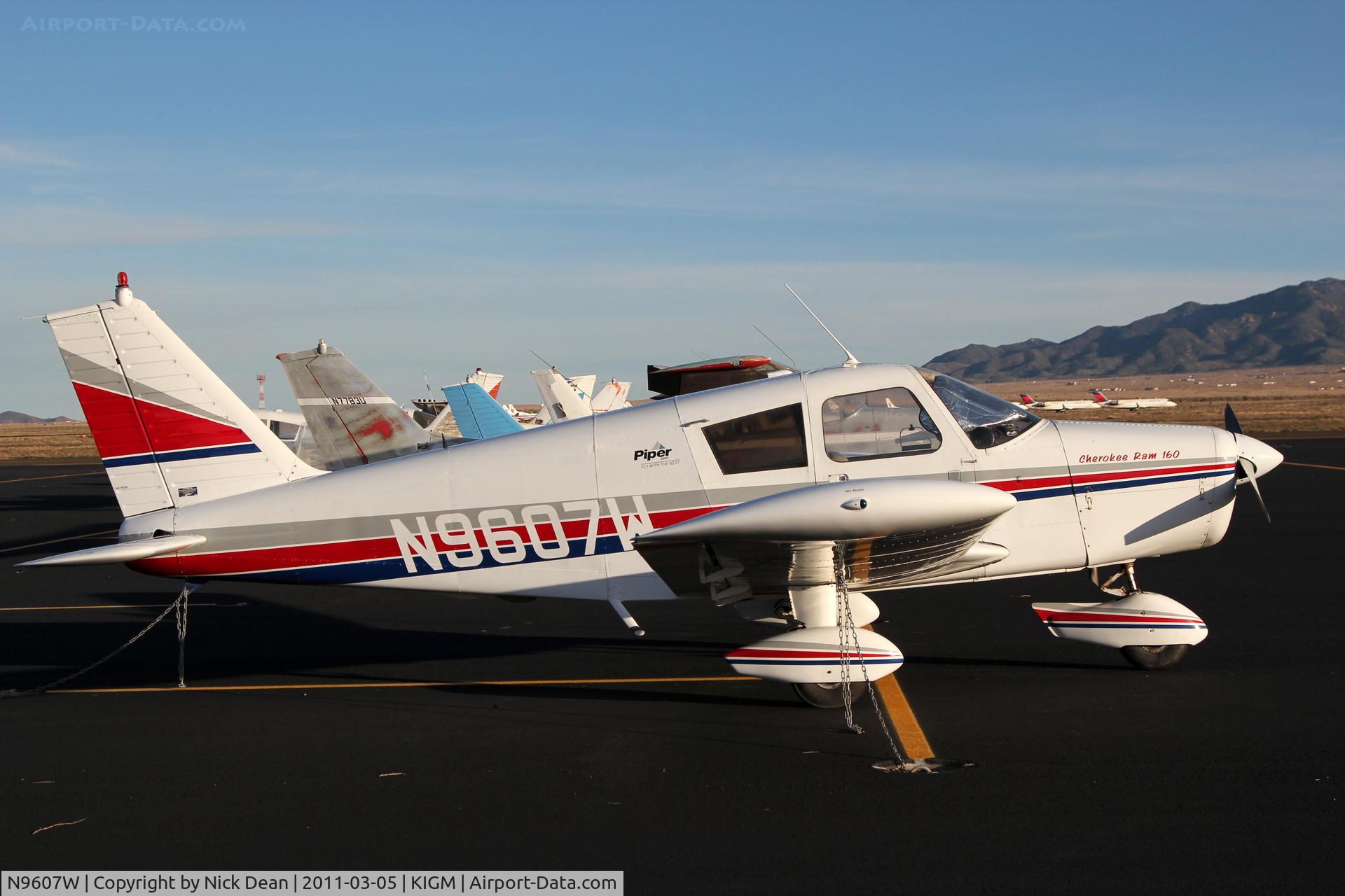 N9607W, 1967 Piper PA-28-140 C/N 28-23060, KIGM