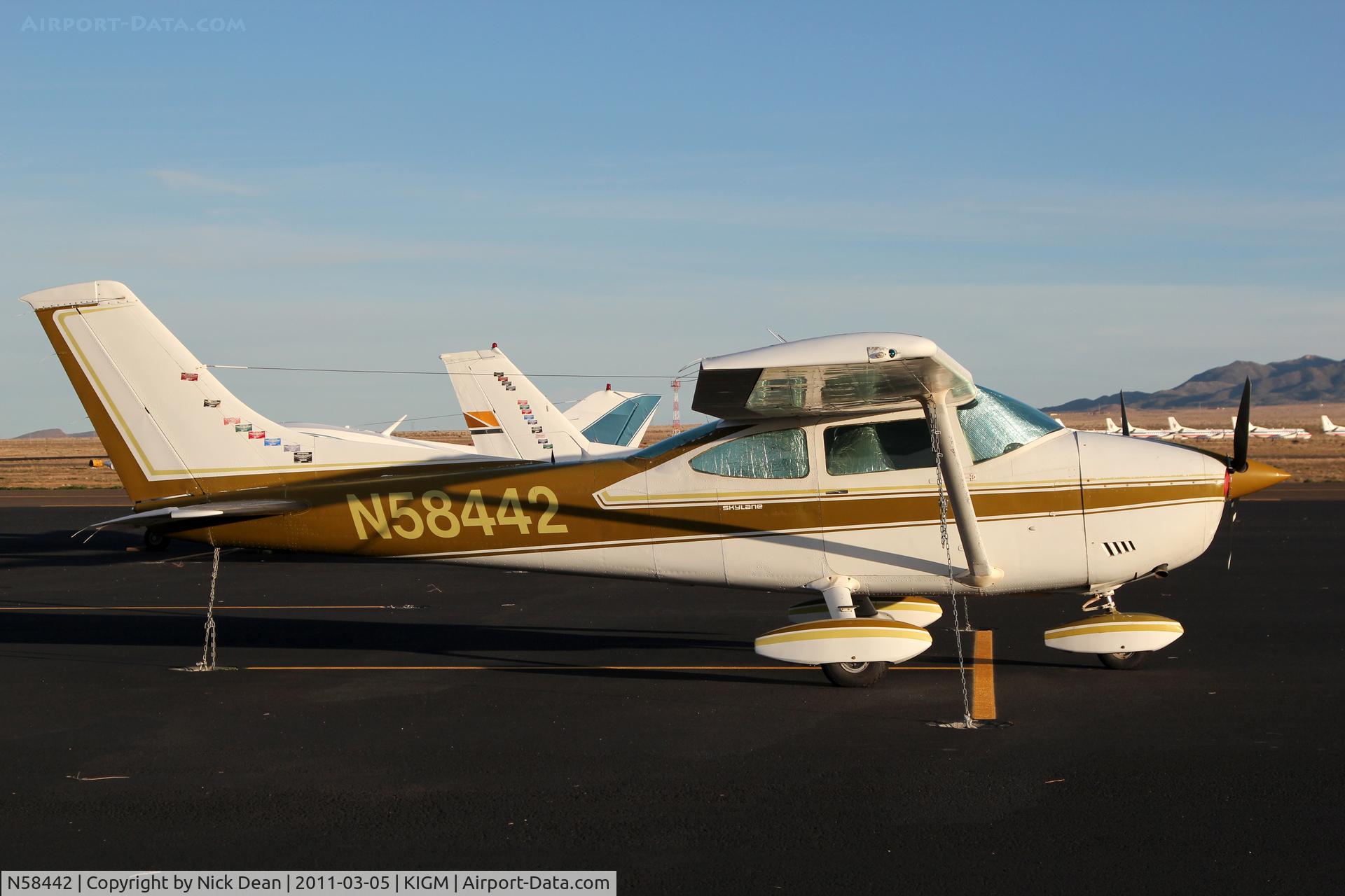 N58442, 1973 Cessna 182P Skylane C/N 18262066, KIGM