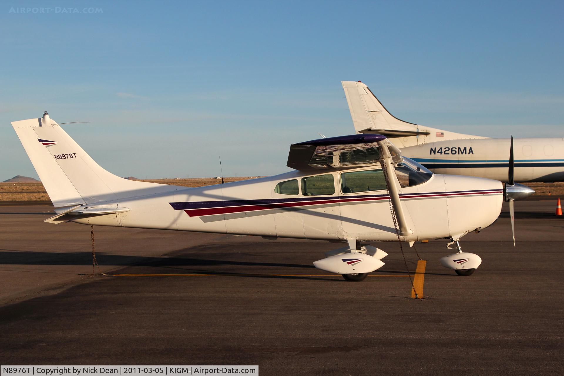 N8976T, 1960 Cessna 182C Skylane C/N 52876, KIGM