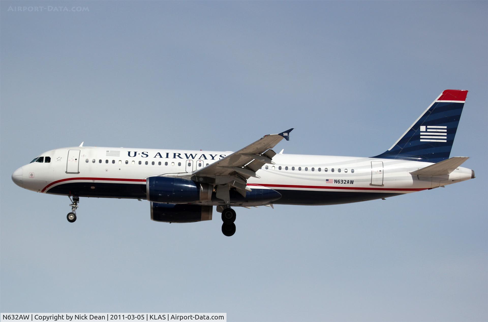 N632AW, 1989 Airbus A320-231 C/N 81, KLAS