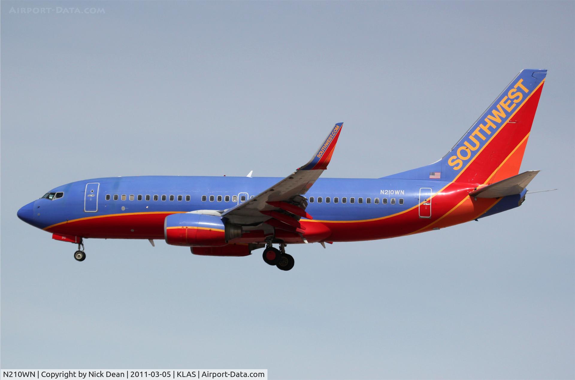 N210WN, 2005 Boeing 737-7H4 C/N 34162, KLAS
