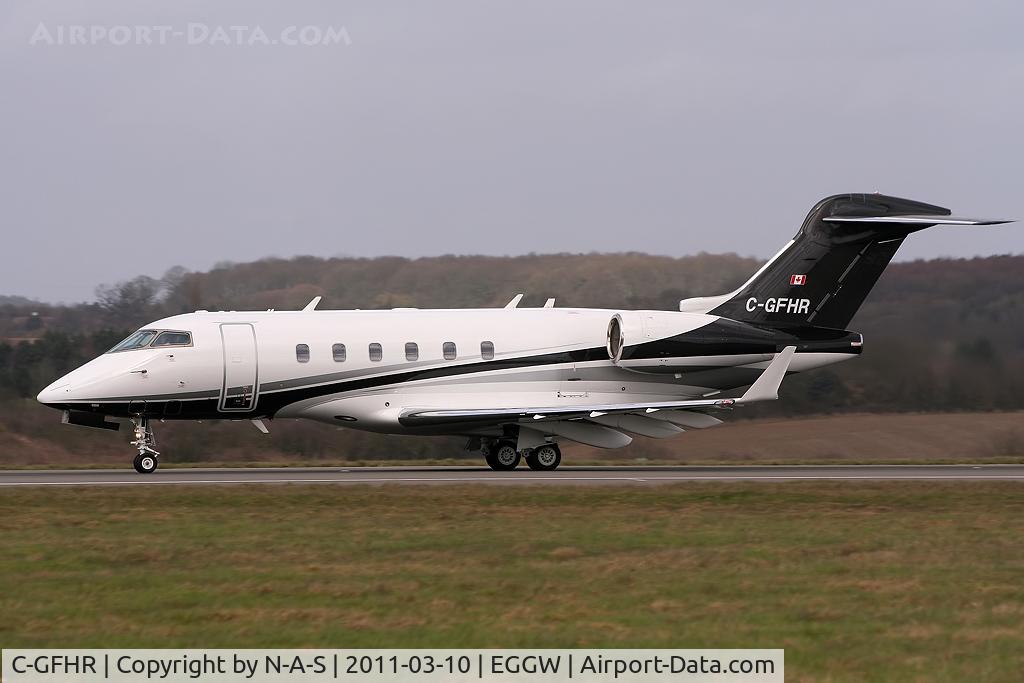 C-GFHR, 2003 Bombardier Challenger 300 (BD-100-1A10) C/N 20016, Departing