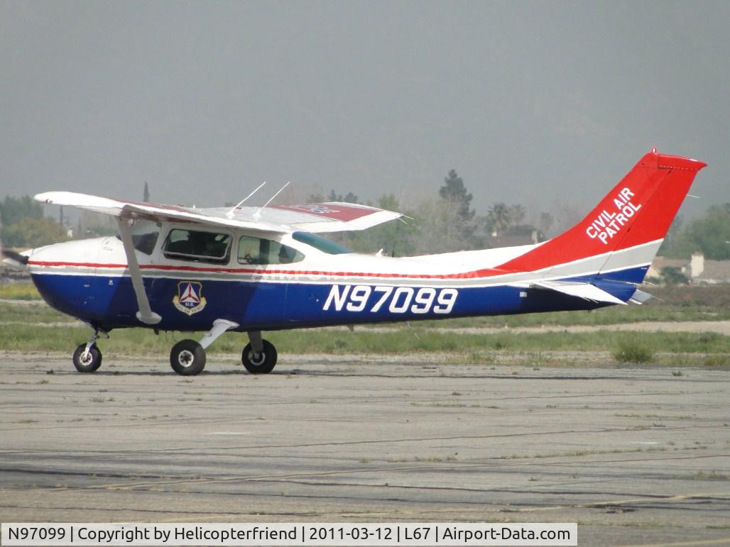 N97099, 1979 Cessna 182Q Skylane C/N 18266978, CAP going through pre-flight
