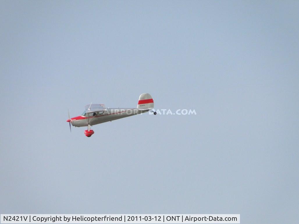 N2421V, 1948 Cessna 140 C/N 14668, Heading on final down to runway 26