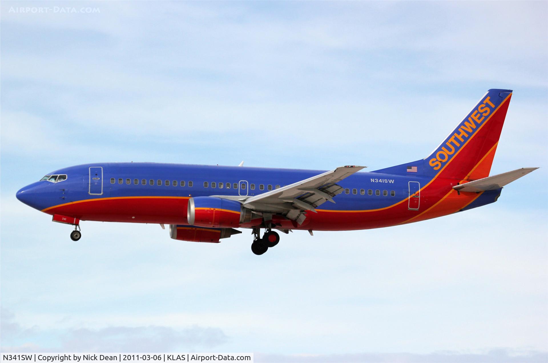 N341SW, 1988 Boeing 737-3H4 C/N 24091, KLAS