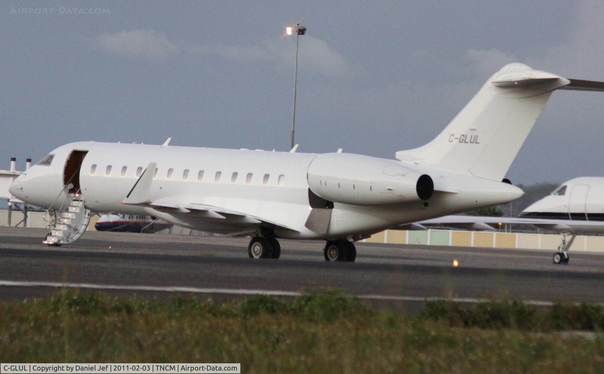 C-GLUL, 2007 Bombardier BD-700-1A10 Global Express C/N 9264, C-GLUL park on the main ramp at TNCM