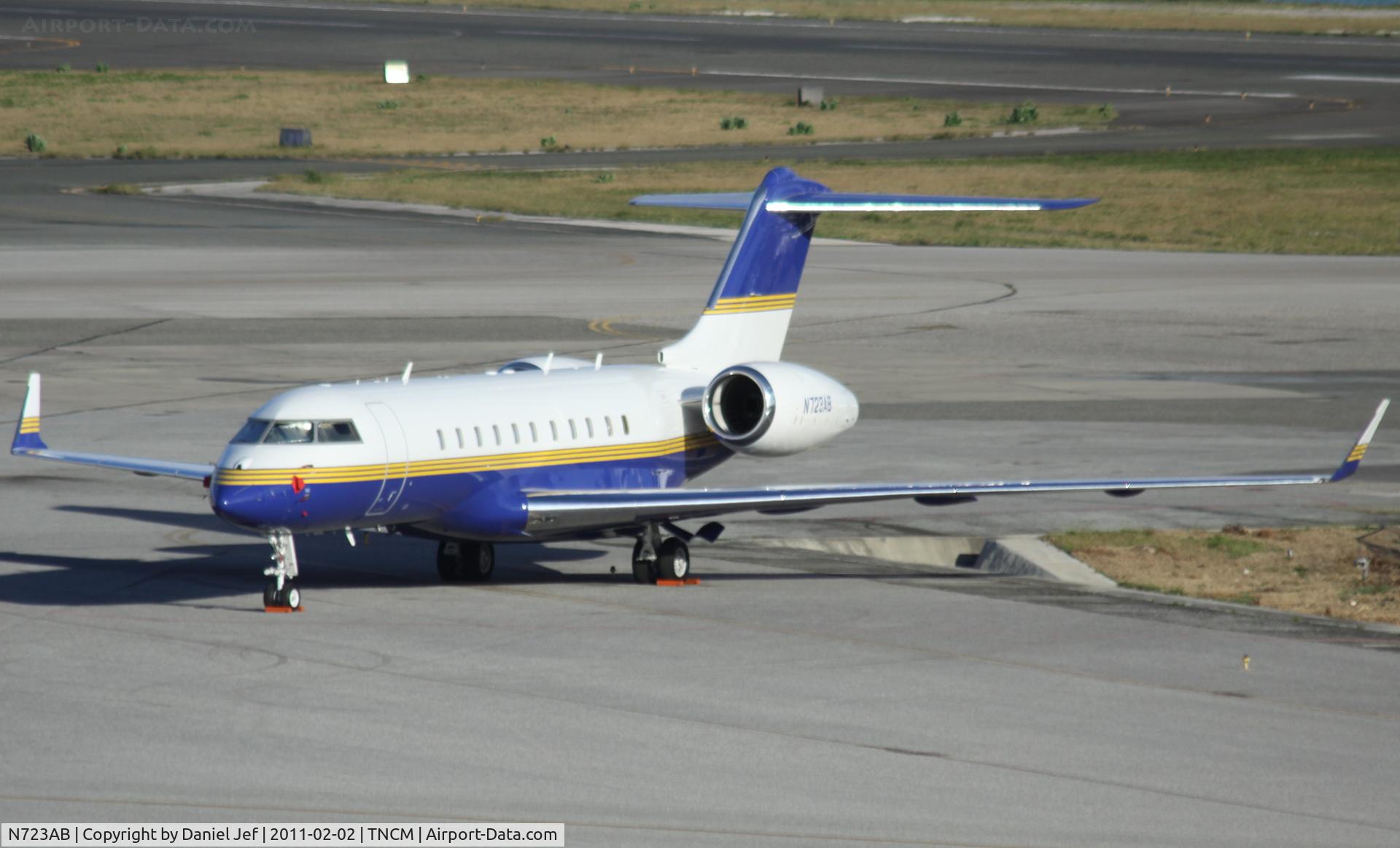 N723AB, 2006 Bombardier BD-700-1A11 Global 5000 C/N 9207, N723AB park on the main ramp at TNCM
