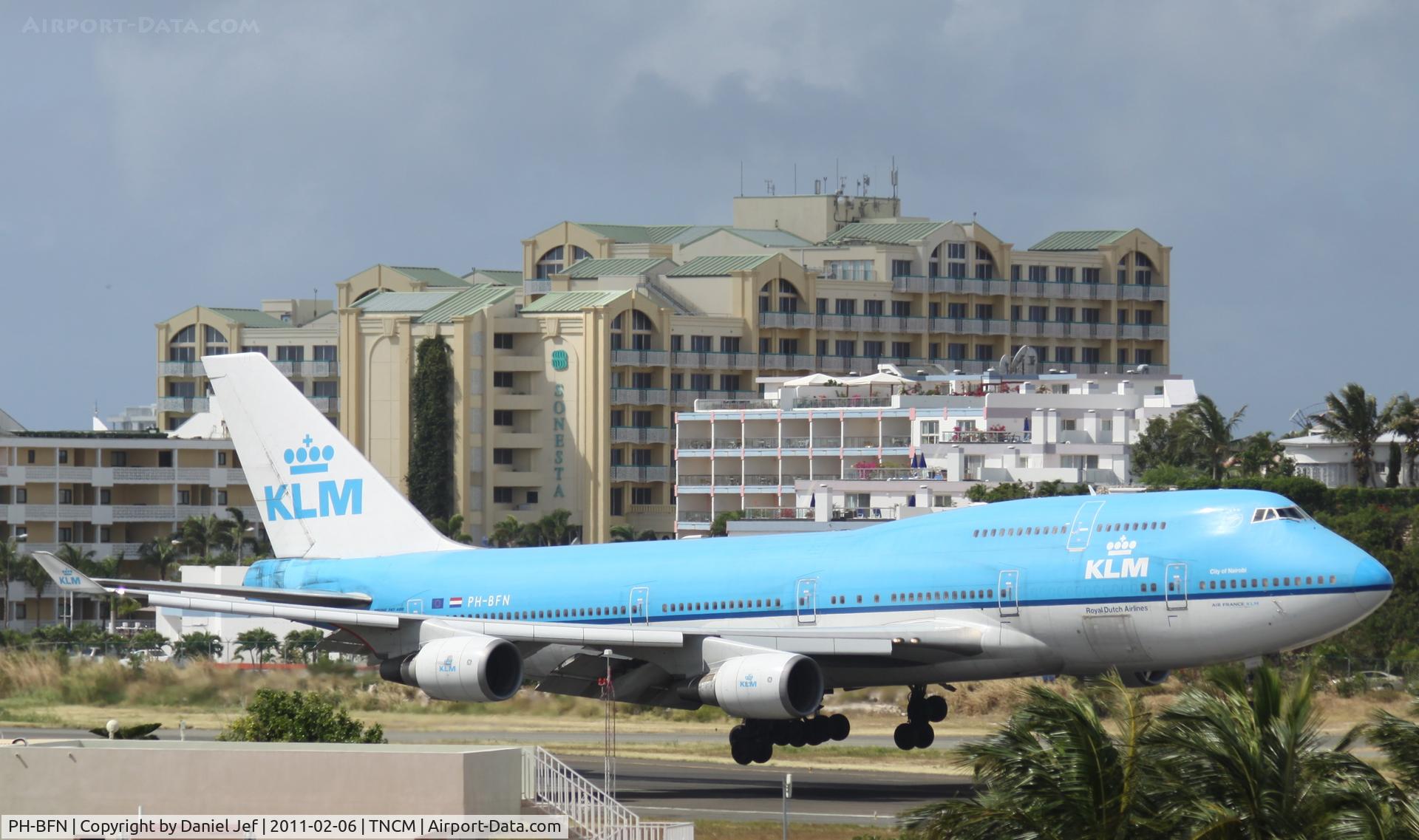 PH-BFN, 1993 Boeing 747-406BC C/N 26372, KLM PH-BFN landing at TNCM