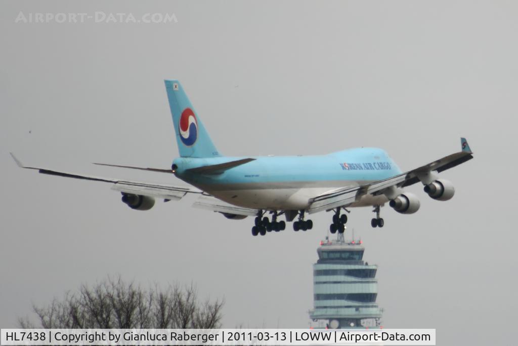HL7438, 2003 Boeing 747-4B5ERF C/N 33515, KOREAN AIR CARGO @ VIE