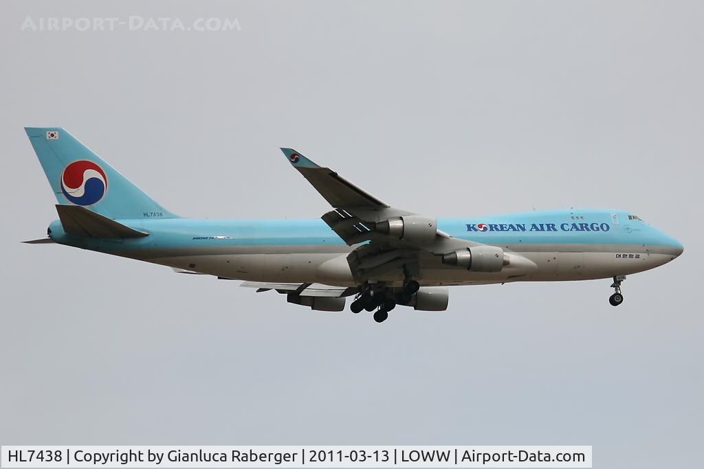 HL7438, 2003 Boeing 747-4B5ERF C/N 33515, KOREAN AIR CARGO @ VIE