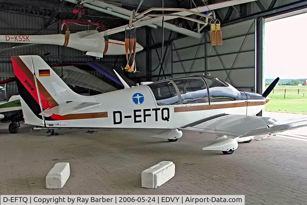 D-EFTQ, Robin DR-400-180R Remorqueur Regent C/N 1472, Robin DR.400/180R Remorqueur [1473] Porta Westalica~D 24/05/2006.