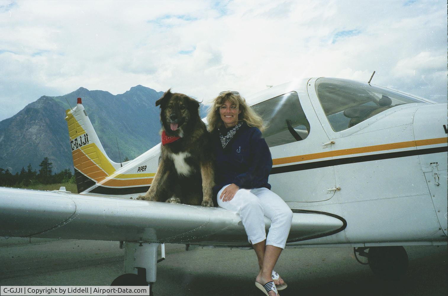 C-GJJI, 1979 Piper PA-28-161 C/N 28-7916556, Co-pilot and Flight Attendant. Lillooet Airport, 1988