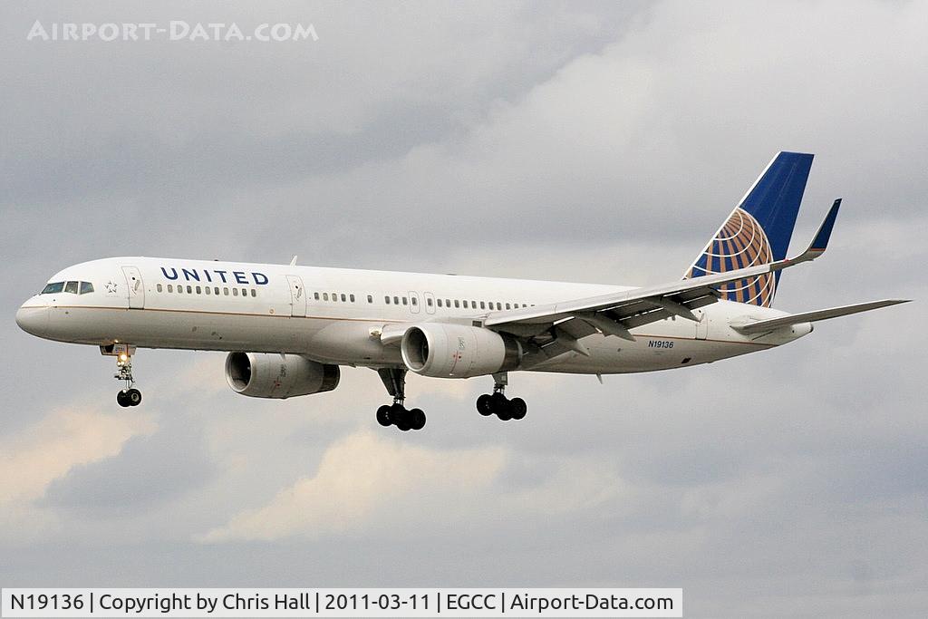 N19136, 1999 Boeing 757-224 C/N 29285, United Airlines