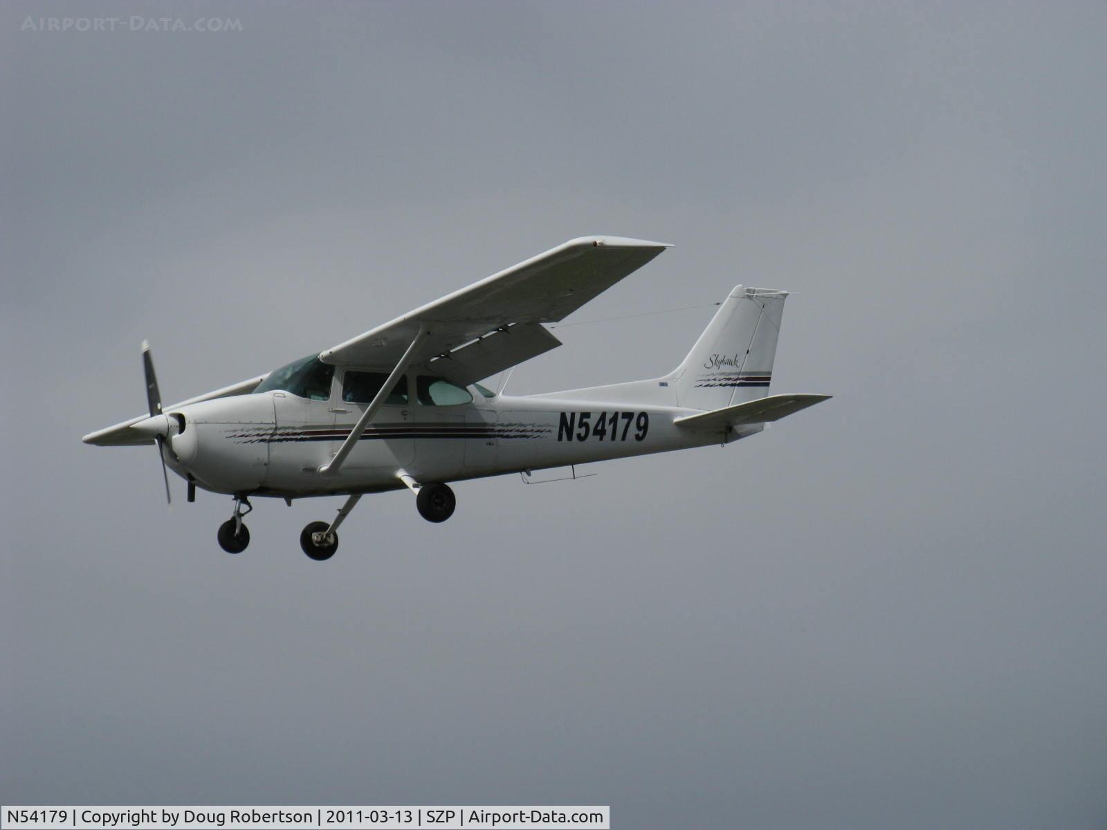 N54179, 1981 Cessna 172P C/N 17274907, 1981 Cessna 172P SKYHAWK, Lycoming O-320-H2AD 160 Hp, on final Rwy 22