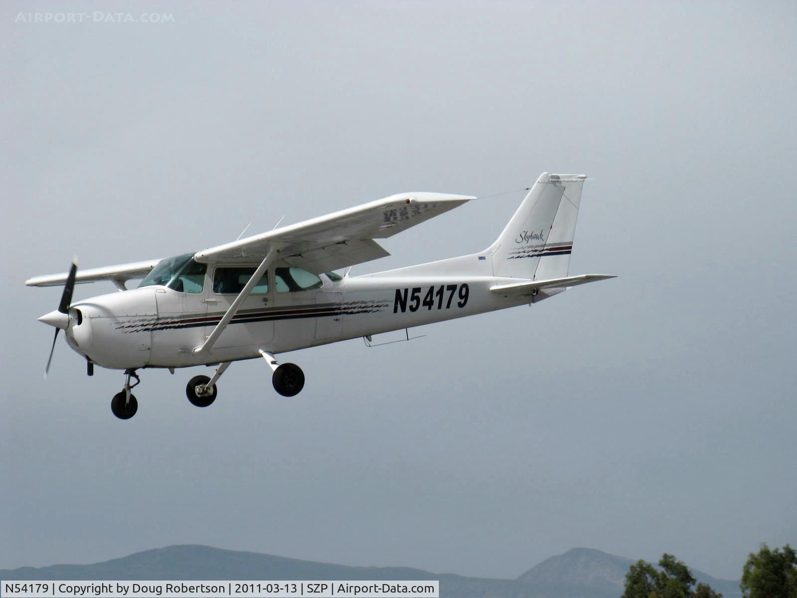 N54179, 1981 Cessna 172P C/N 17274907, 1981 Cessna 172P SKHAWK, Lycoming O-320-H2AD 160 Hp, another on final Rwy 22